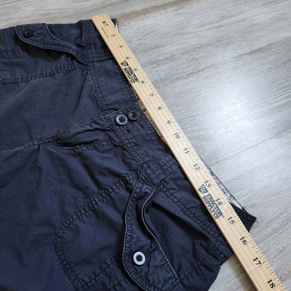 SO Wear it Declare It Black Capri Pants Y2K Style, Low Rise, Juniors Size 9 - Picture 6 of 9